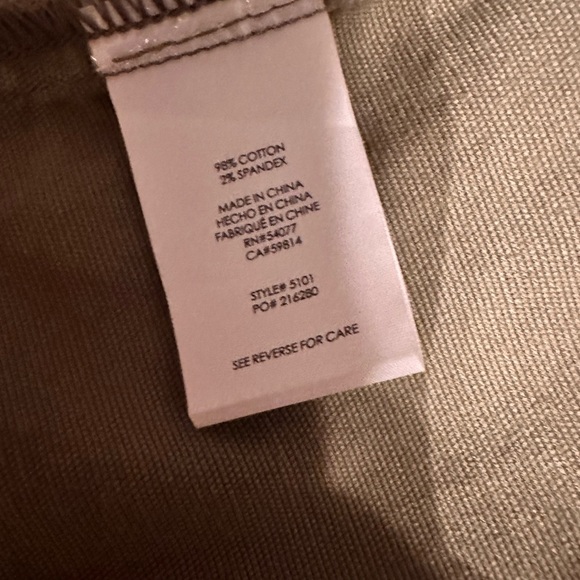 Cabi utility explorer vest 
Small - Picture 4 of 7